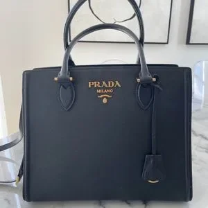 Louis様　PRADA s_wp_63d6fab7acf462098c297846.webp